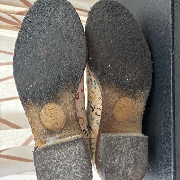 🆕 Chanel graffiti signature Boots 👢 - Picture 10 of 10